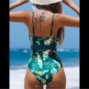 Cupshe Tropical bathing suit Size Medium